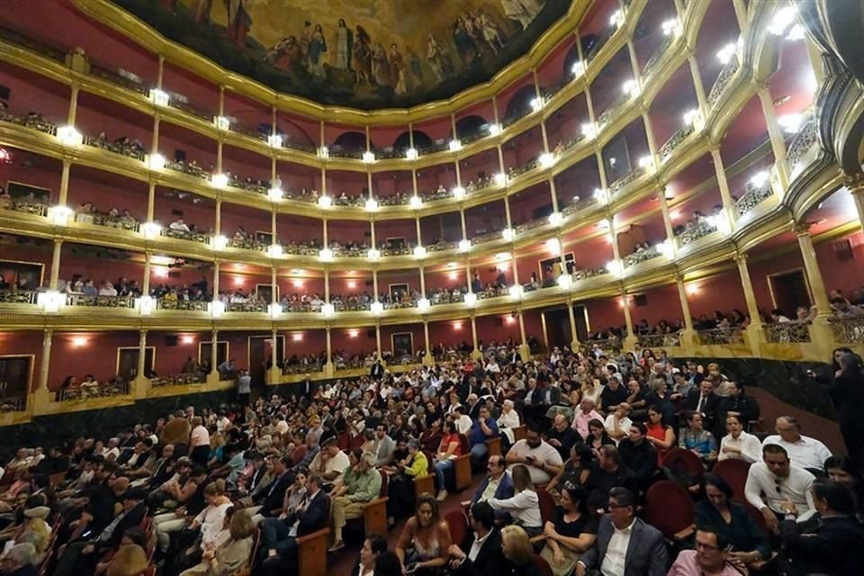 Un pletórico Teatro Degollado fue testigo del reestreno, tras casi 80 años, de esta zarzuela.