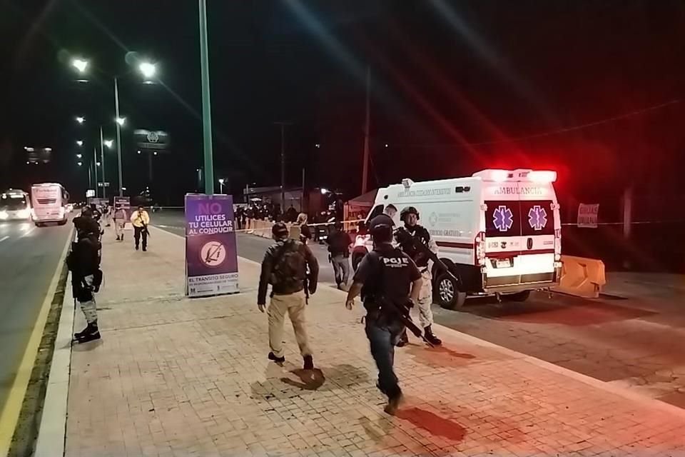 Civiles atacaron a balazos un puesto de control en Uruapan, donde un policía municipal fue asesinado.