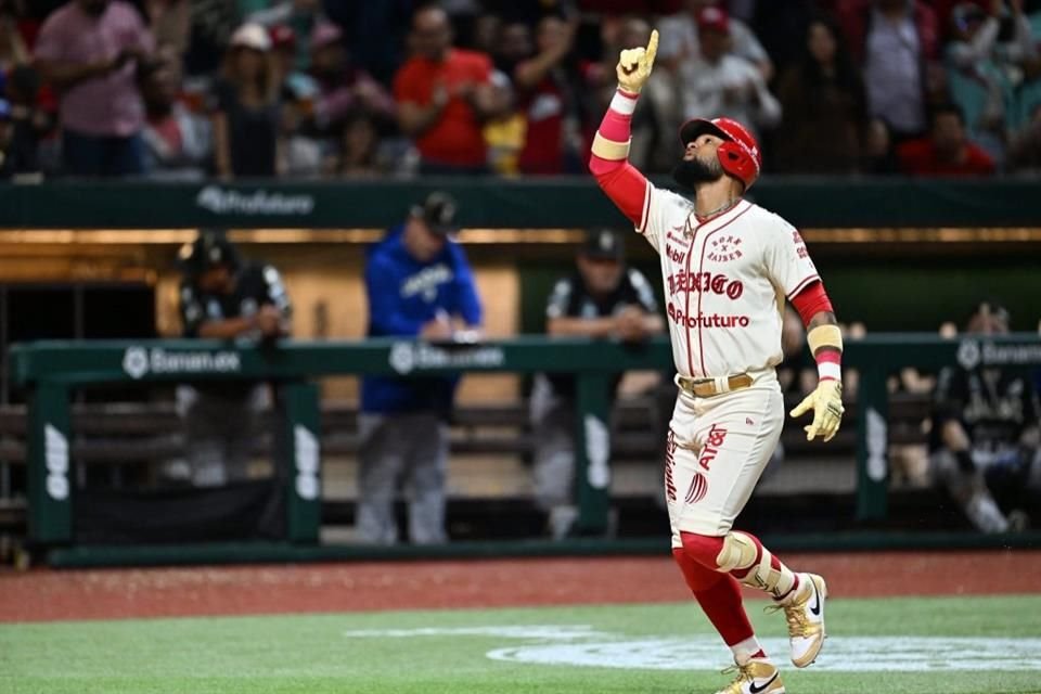 El panameño se encuentra a préstamo con los Diablos Rojos.