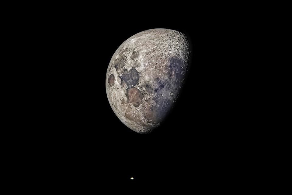 'Bize Bakmak. Alfonso Hernández'in Astrofotoğrafçılığı' sergisinin bir parçası.