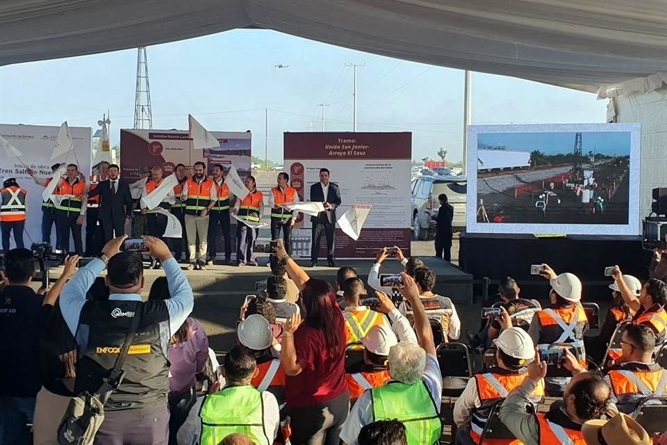 Con un banderazo se dio el arranque del primer tramo del tren de pasajeros Saltillo- Nuevo Laredo.