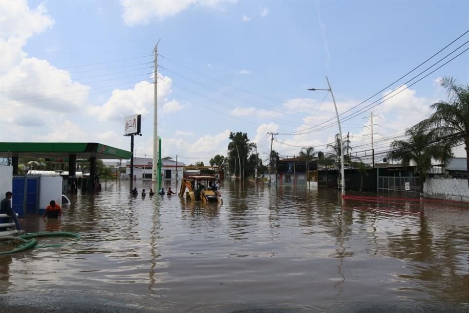 Señala Protección Civil y Bomberos de Jalisco, las lluvias de anoche y de esta madrugada fueron muy copiosas.