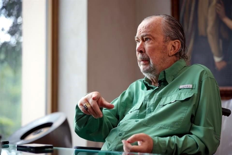 Mauricio Fernández, Alcalde de San Pedro.