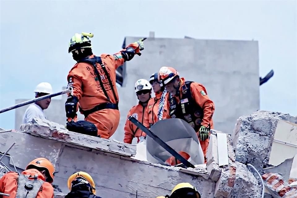 '1985: Héroes Entre Ruinas' (2022), de Jeanette Russ Moreno.