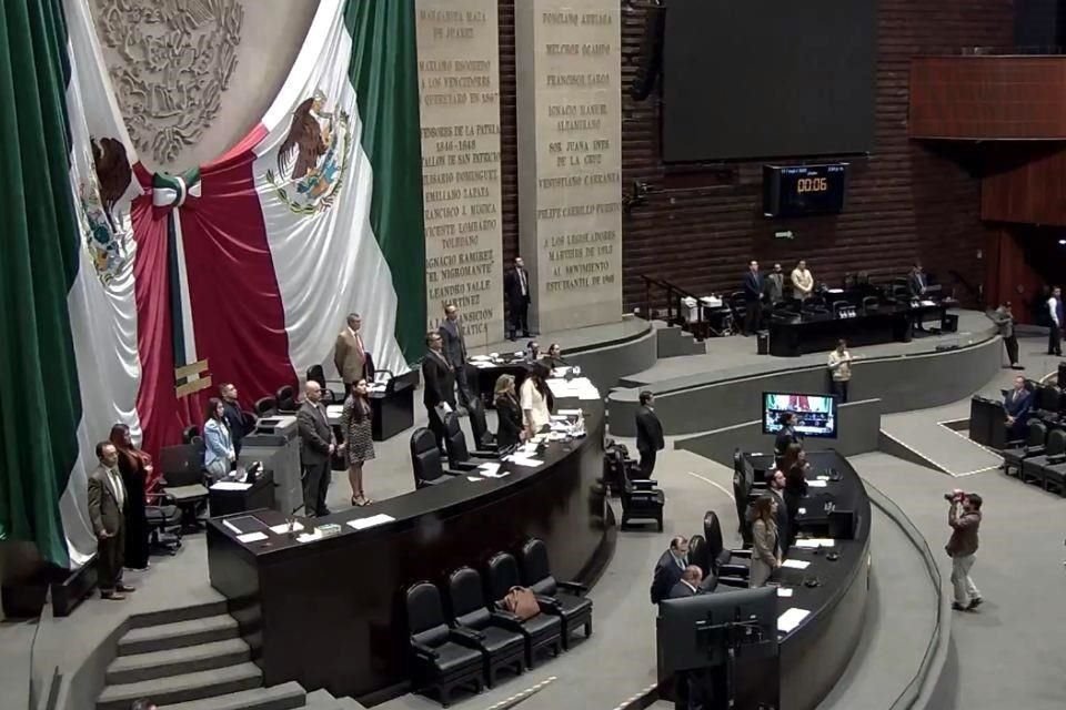 La Comisión de Hacienda de Cámara de Diputados avaló calendario para analizar reforma a Ley Aduanera, Ley de Ingresos y Miscelánea Fiscal.