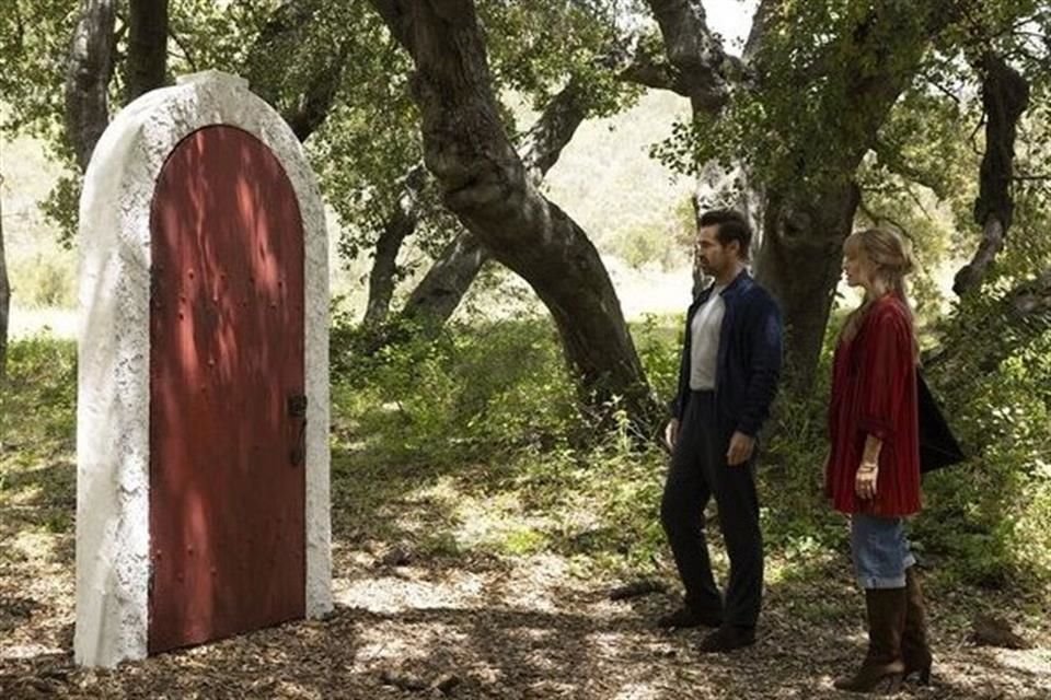 Esta cinta del director coreano Kogonada, repite varios de los trazos estilísticos de 'After Yang' (2021), estrenada en Sundance.