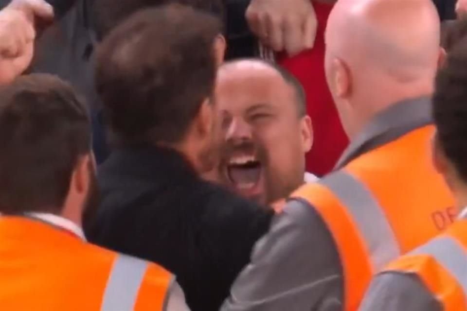 Simeone tuvo un altercado con un aficionado tras el 3-2 del Liverpool sobre el Atlético en Anfield.