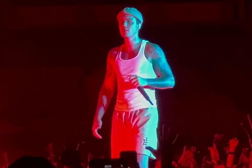 Bieber, de 33 años, negoció personalmente los términos de su participación con la promotora Goldenvoice, sin la intervención de un agente.