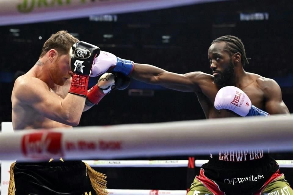 Terence Crawford venció a 'Canelo' Álvarez el sábado en Las Vegas por decisión unánime.