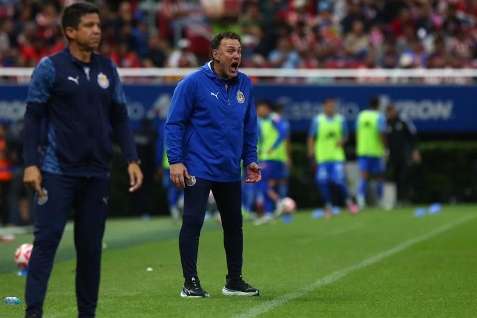 El técnico Gabriel Milito intentó repetir la fórmula que lo hizo ganarle al América, pero no fue suficiente.