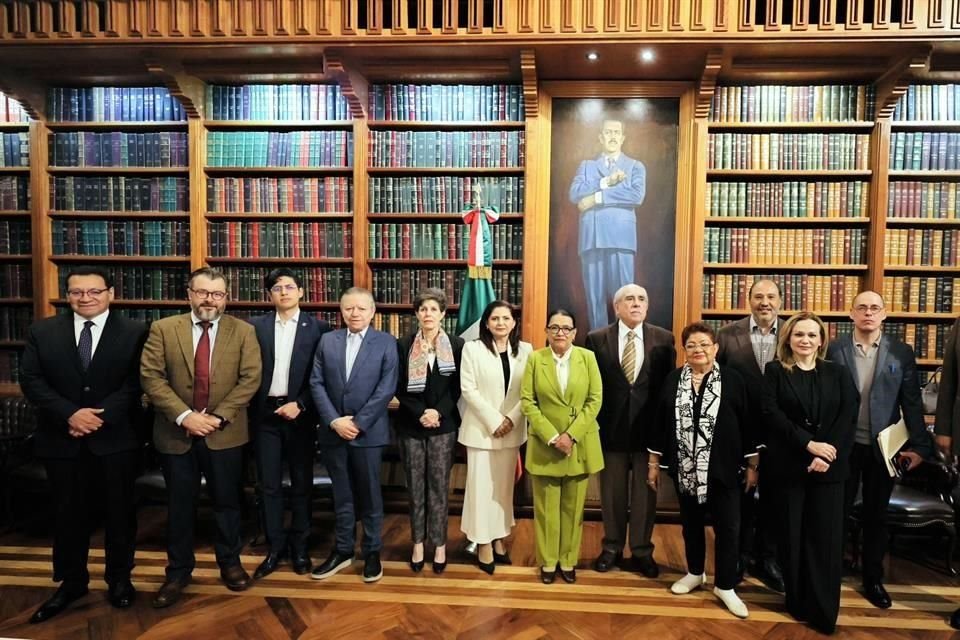 Los magistrados electorales fueron recibidos en la Secretaría de Gobernación.