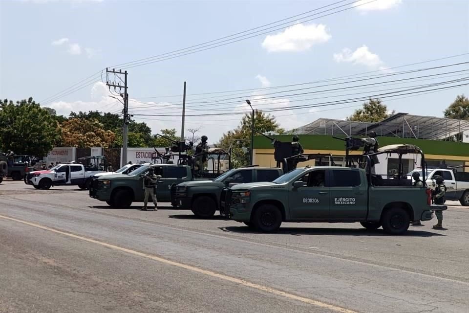 En Michoacán, la Alcaldesa de Buenavista, Irma Moreno Mendoza, y el Secretario de Desarrollo Rural de Apatzingán, Aldo Gutiérrez, fueron atacados a balazos en incidentes distintos.