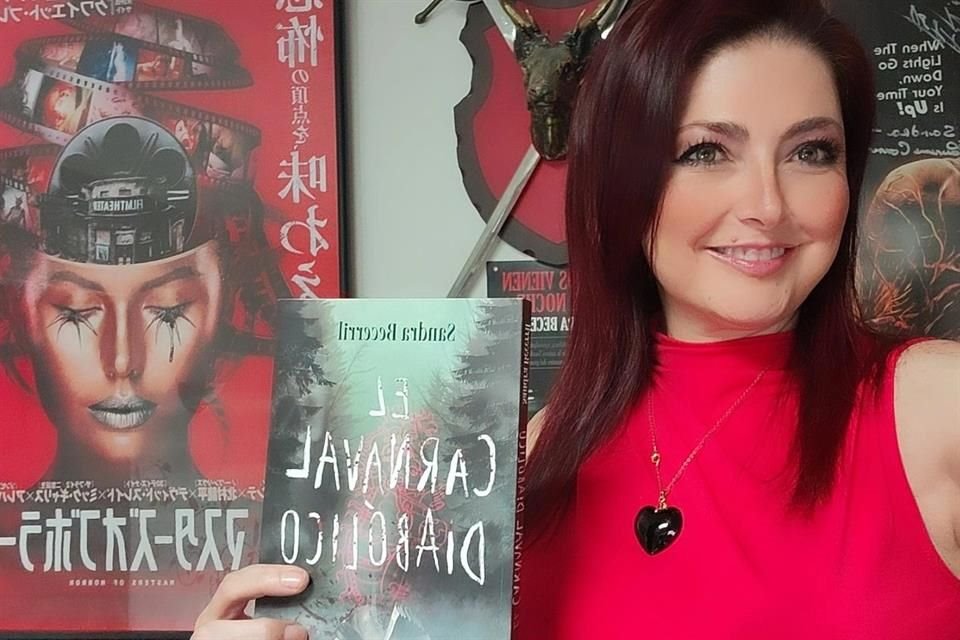 Sandra Becerril (Meksiko, 1980) sadece korkutucu bir hikaye kurmakla kalmıyor: aynı zamanda kendini başkahramanın ruhuna yerleştiriyor.