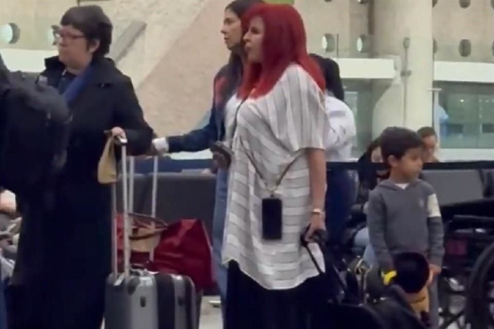 Layda Sansores, Gobernadora de Campeche, viajó a Ámsterdam en su cumpleaños; vocero afirmó que 'no fue de paseo', sino a ver a su familia.