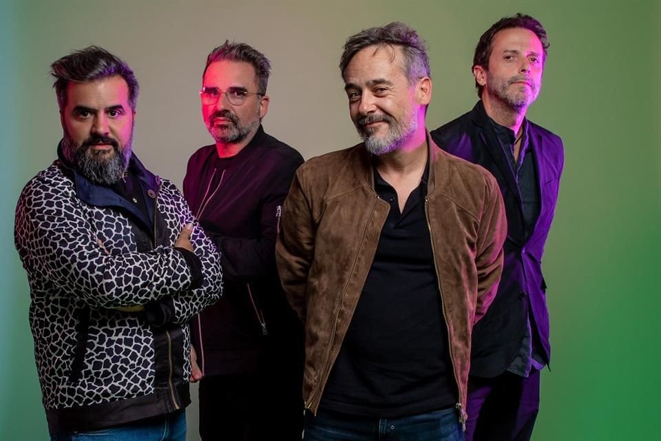 Love Of Lesbian, eine der kultigsten spanischsprachigen Indie-Pop-Bands, ziert das musikalische Programm des FIL.