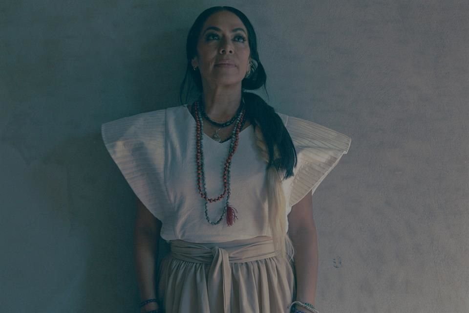 La cantante Lila Downs compartirá su audiolibro 'El Árbol de la Vida' para contar su trayectoria musical y sus batallas feministas.