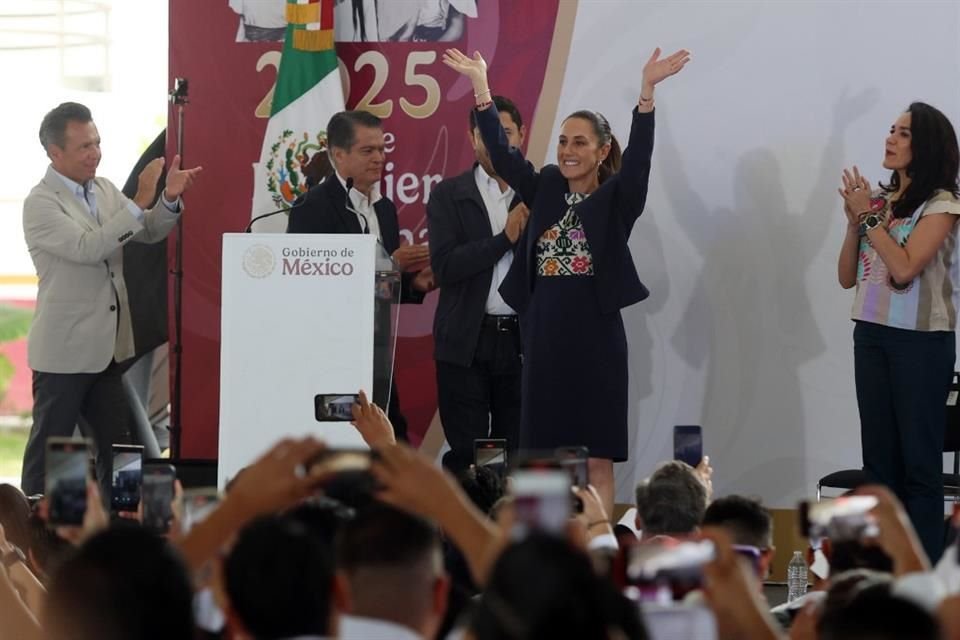 Yesterday's visit to Tlajomulco by Mexican President Claudia Sheinbaum provided the setting for municipal and state officials to present their letter of requests.