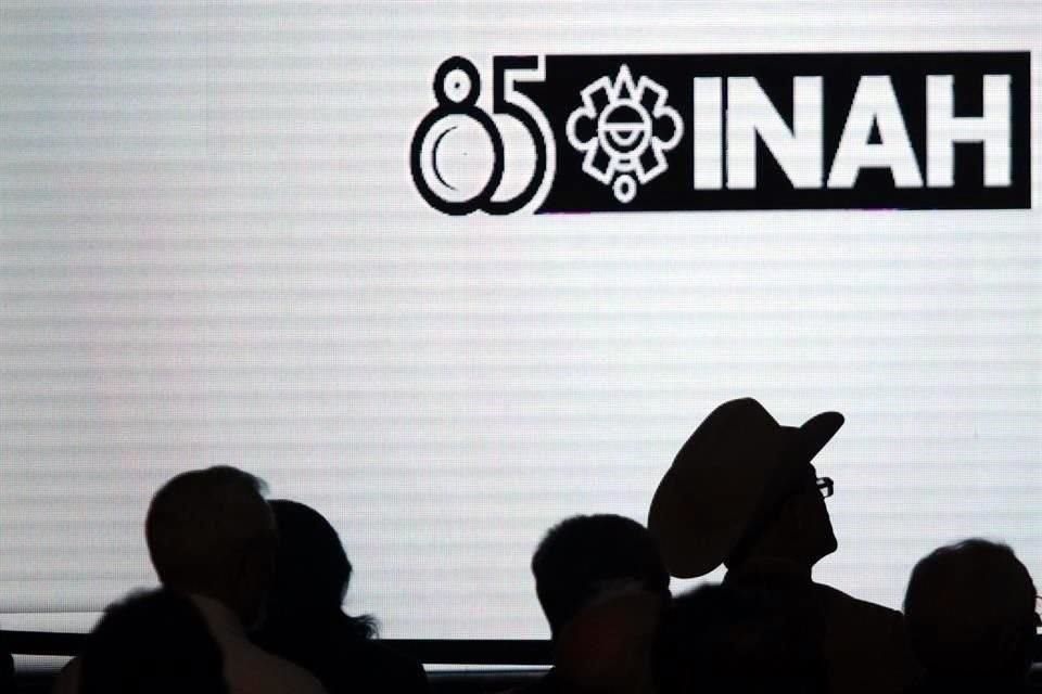 Testimonios recabados exhiben que la crisis de contrataciones y pagos del INAH frena labores de campo y trabajo en oficinas y escuelas.