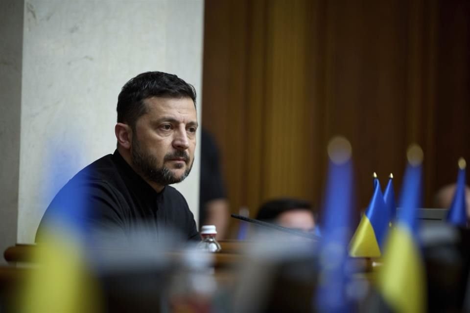 Zelensky advirtió que Ucrania no cederá su territorio a Rusia.