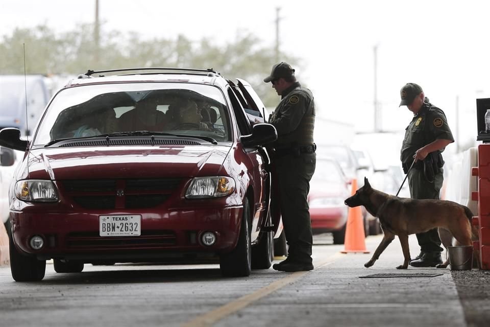 El NYT documentó cómo traficantes del Cártel de Sinaloa ocultan fentanilo y lo llevan a EU con ayuda de sobornos y un plan detallado.