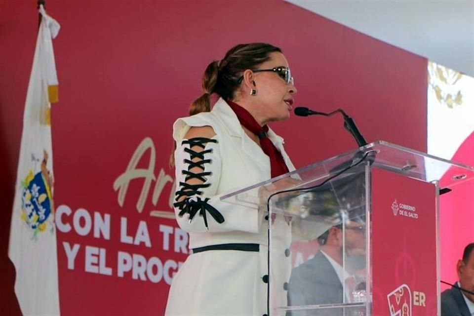 María Elena Farías, Alcaldesa de El Salto.