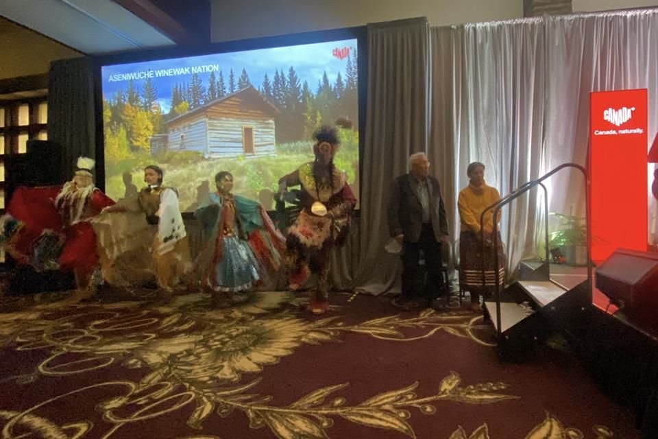 Tanto las ponencias como las citas de trabajo se realizaron en El Fairmont Jasper Park Lodge, dentro del Parque Nacional Jasper.