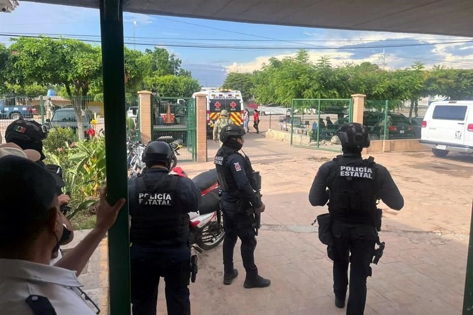 Un enfrentamiento armado en la sindicatura de Villa Juárez, Navolato, dejó un saldo de seis heridos, entre ellos una familia atrapada en el fuego cruzado.
