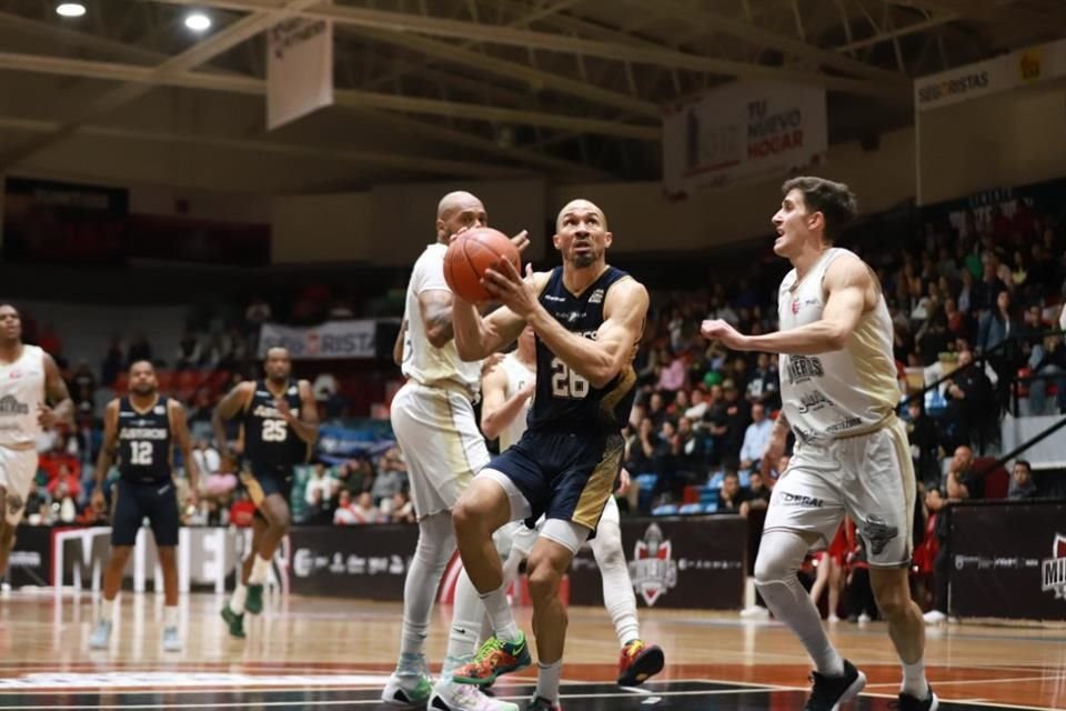 Astros de Jalisco dio el primer golpe en la serie ante Mineros y triunfaron por 78-66, sumando 22 victorias esta temporada en la LNBP.