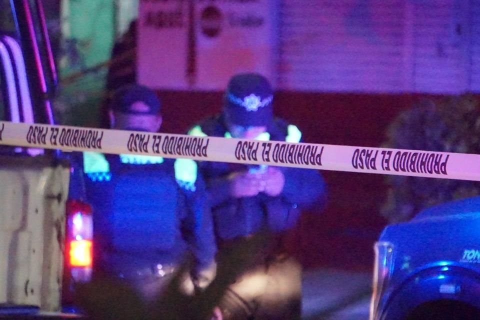 Con un disparo en la espalda, un adolescente de 17 años fue hallado muerto la noche de este jueves en la Colonia El Bethel, en Guadalajara.