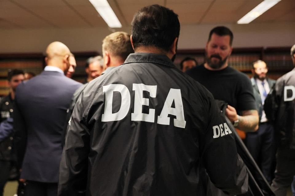 DEA planteó realizar ataques militares en México contra cárteles y a infraestructura, pero Casa Blanca y Pentágono se oposieron, según WP.
