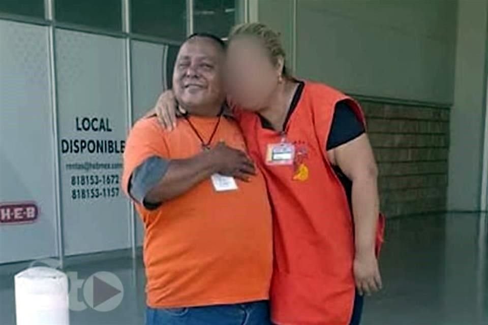 El hombre de 47 años, identificado como Carlos Gurrola Arguijo, alias 'Papayita', trabajaba para una empresa de limpieza que daba servicio a la sucursal HEB Senderos.