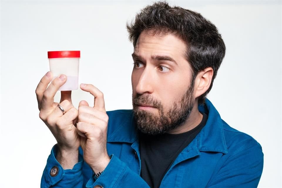 El standupero Alex Fernández protagoniza El Favor, su segunda obra de teatro, proyecto que describe como desafiante.