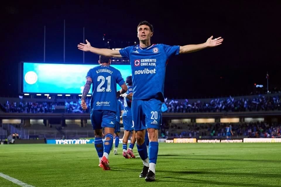 Cruz Azul ligó su séptimo triunfo consecutivo y tiene 19 partidos sin perder jugando como local en el Olímpico Universitario.