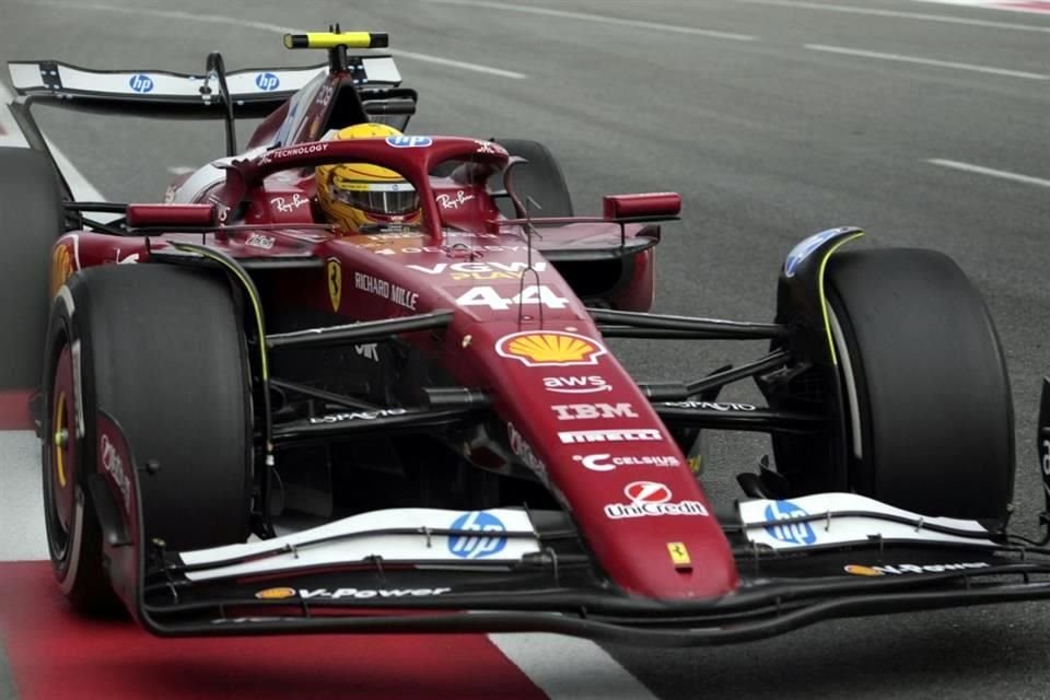 Lewis Hamilton continúa peleando para subir por primera ocasión a un podio, ahora como piloto de Ferrari.