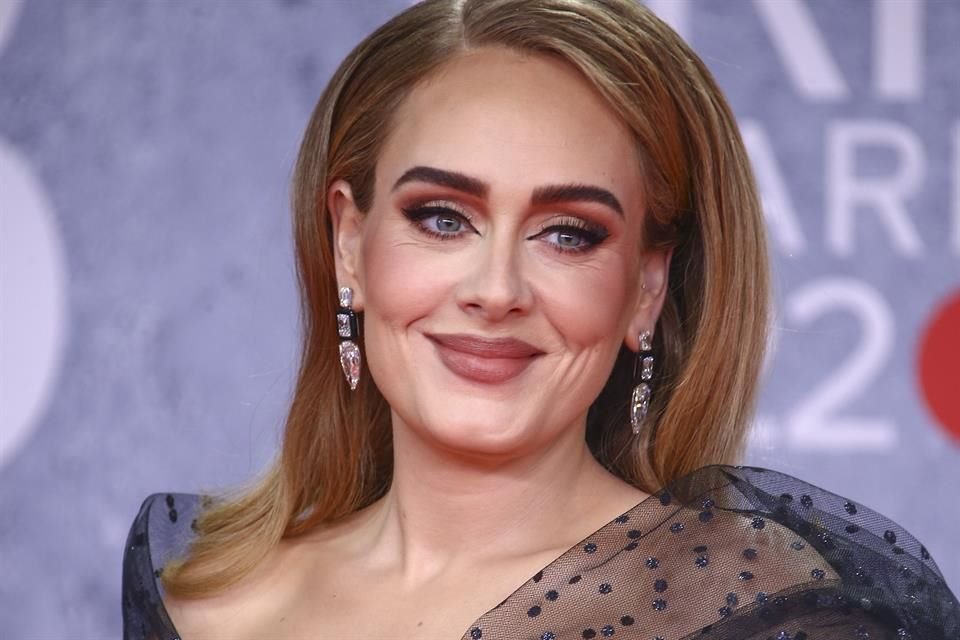 Adele es la más reciente artista en ser propuesta para el show de medio tiempo del próximo Super Bowl, luego de Taylor Swift y Miley Cyrus.