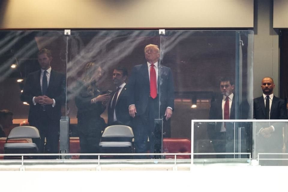 El Presidente Donald Trump encabezará, junto a otros funcionarios, el homenaje póstumo del activista Charlie Kirk, en Arizona.