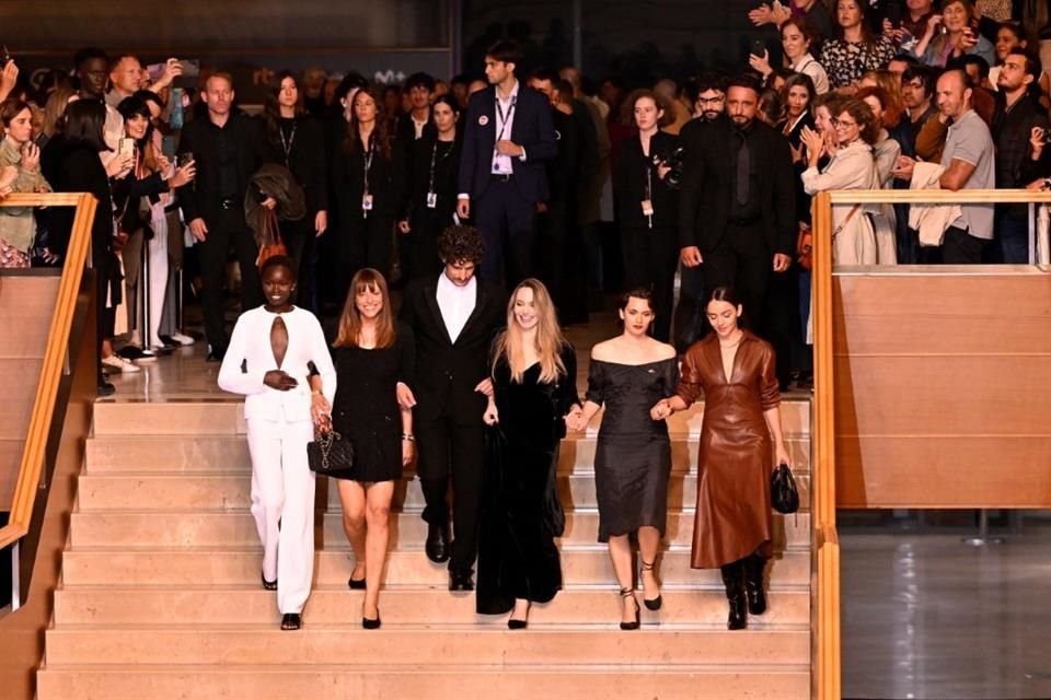Jolie visitó por primera vez este domingo el Festival de San Sebastián con 'Couture', de la directora francesa Alice Winocour.