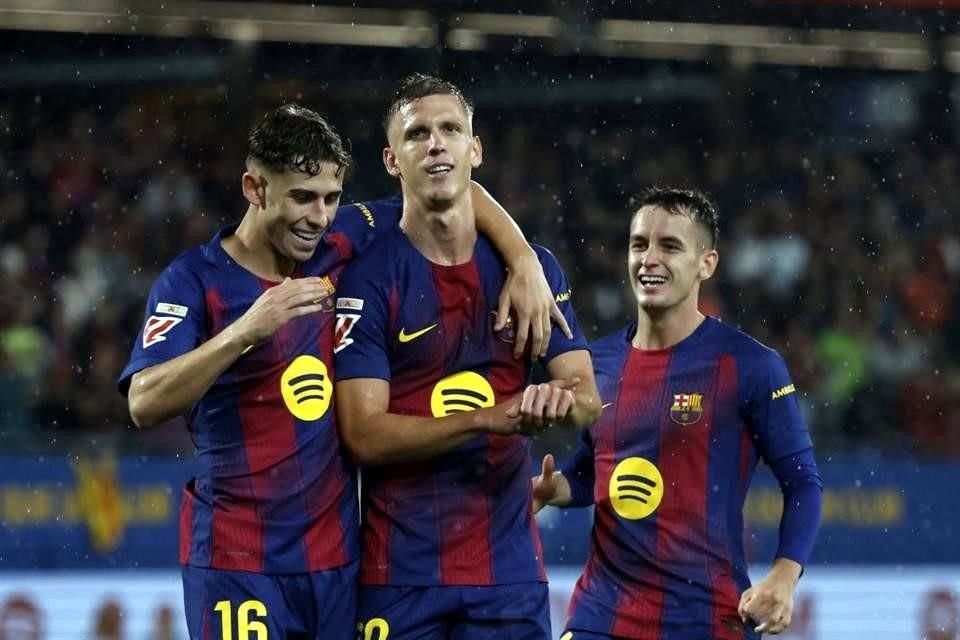 El Barcelona no tuvo complicaciones en casa para golear al Getafe y colocarse a dos puntos del Real Madrid en la lucha por el liderato.