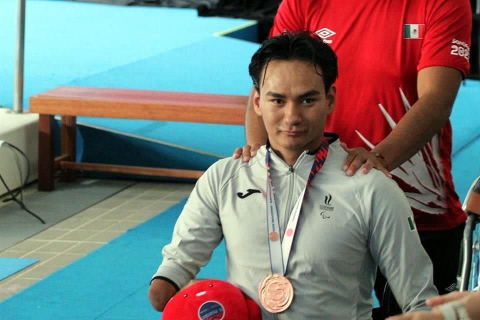 Ángel Camacho le dio otra medalla a México en el Mundial de Para Natación de Singapur al conquistar Bronce en los 100 metros libres.