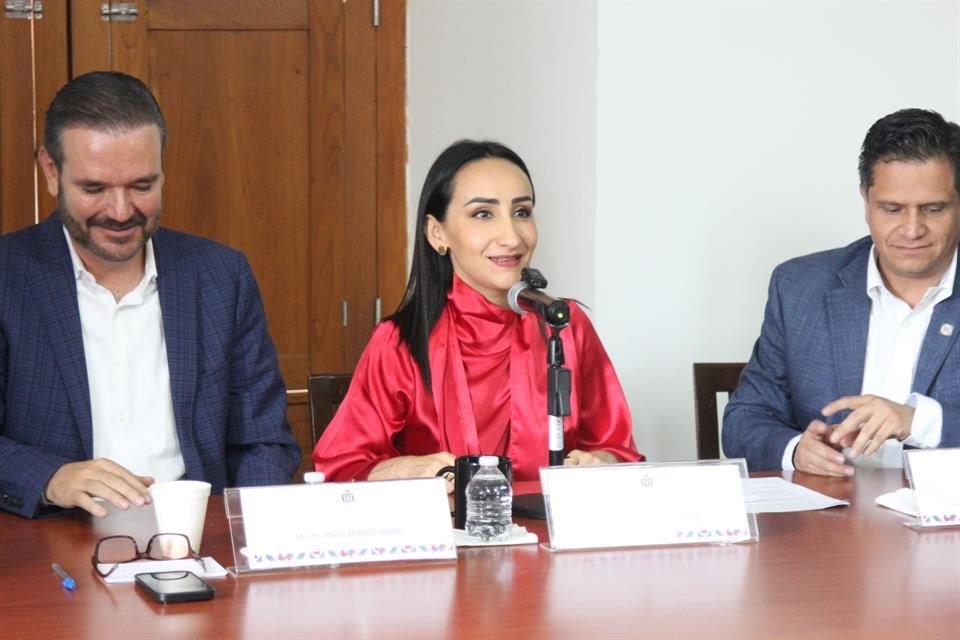 Diputada del PAN, Claudia Murguía, anunció que se busca simplificar reclamos de ciudadanos ante daños al patrimonio, como cuando un auto resulta afectado por caer en baches.