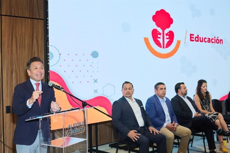 El Gobernador de Jalisco presentó el Nuevo Modelo de Educación Media Superior, que modernizará la infraestructura.