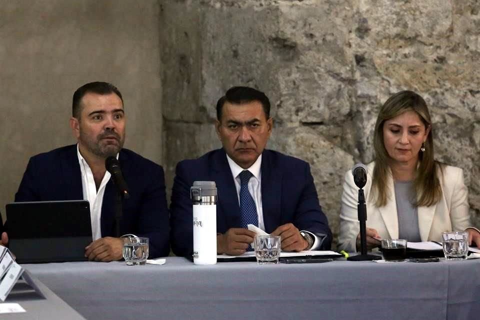 Gerardo Quirino, Alcalde de Tlajomulco; Salvador Zamora, Secretario General de Gobierno, y Cynthia Cantero, Secretaria de Planeación, encabezaron la mesa.