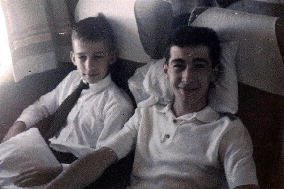 En un viaje con su hermano Alberto Fernández.