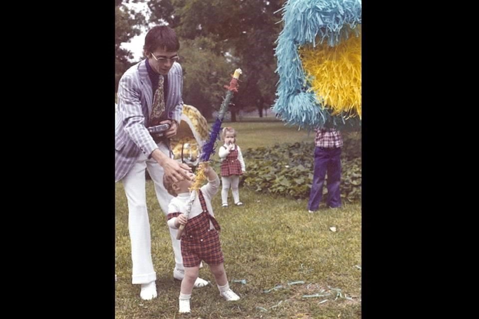 El panista durante el festejo de uno de sus hijos.
