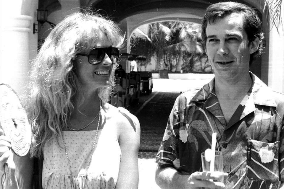 En 1980, también en Las Hadas, convivió con la actriz Farrah Fawcett, ícono de la décadas de los 70.