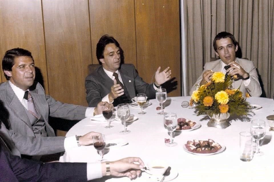 En una reunión con Justino Compeán, quien fuera presidente de la Federación Mexicana de Futbol.
