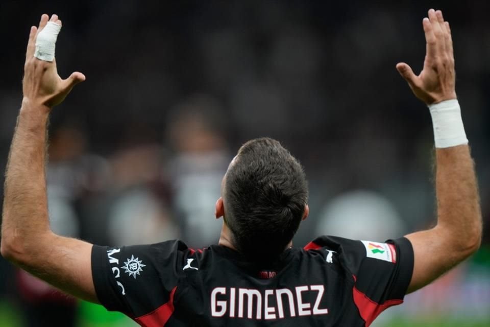 El mexicano con su acostumbrado festejo.