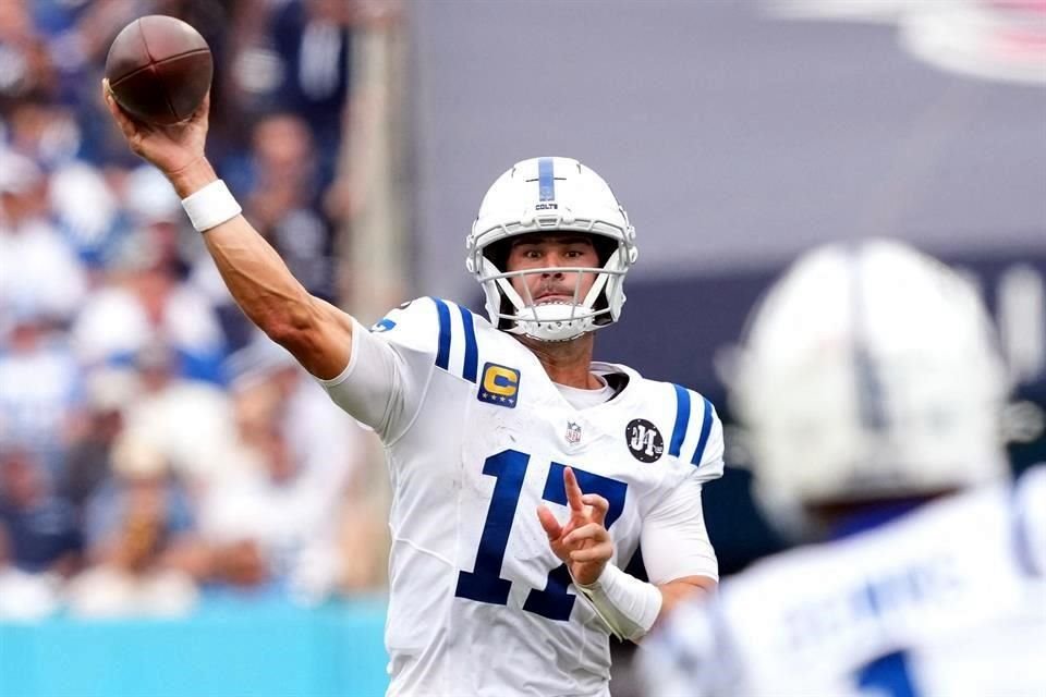 Daniel Jones suma 816 yardas en tres semanas.