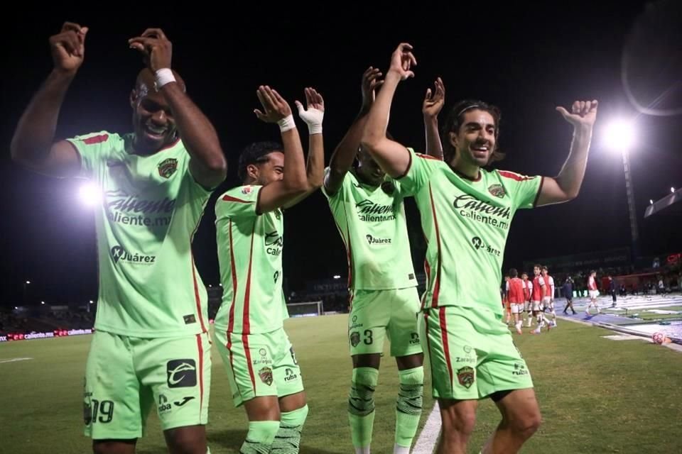 Rodolfo Pizarro revivió la fiesta en el Olímpico Benito Juárez con el 2-1.