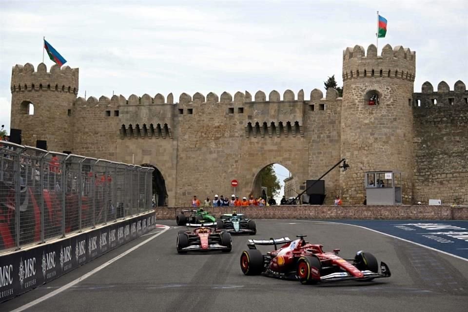 Hamilton terminó por primera vez adelante de Leclerc.